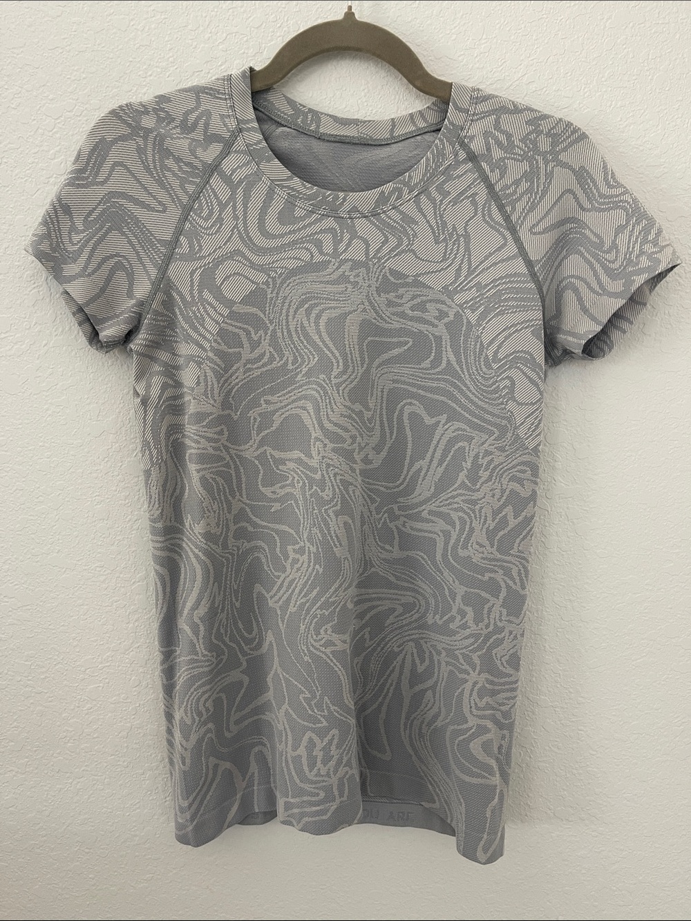 lululemon athletica Light Gray Marble-Print Short Sleeve Top